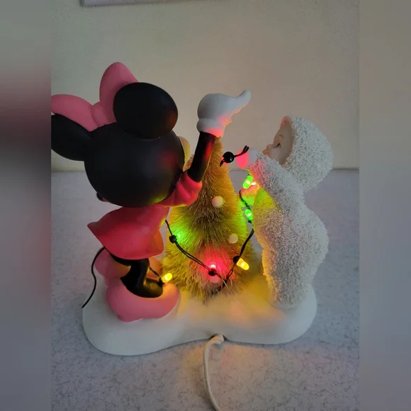 Department 56 Snowbabies "Decorating The Treem Just Minnie and Me" Figurine - Picture 2 of 5